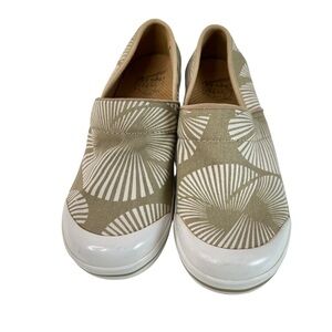 Dansko Vegan Volley Palm Print Slip Resistant Clogs Comfort Work Shoes EU 39